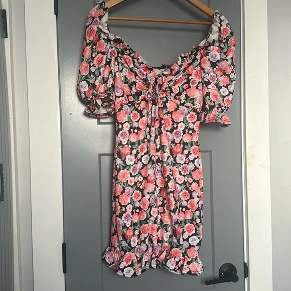 NWT nasty gal puff sleeve dress - Picture 2 of 9